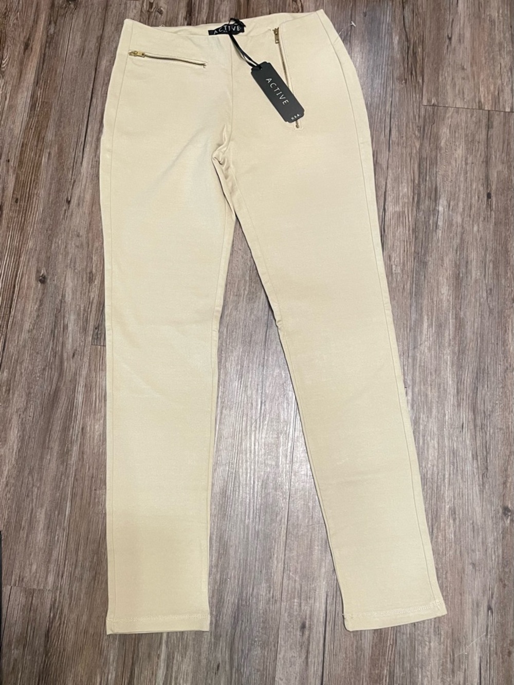 Active USA Cream Slim Pull-On Leggings with Gold Zip Accents